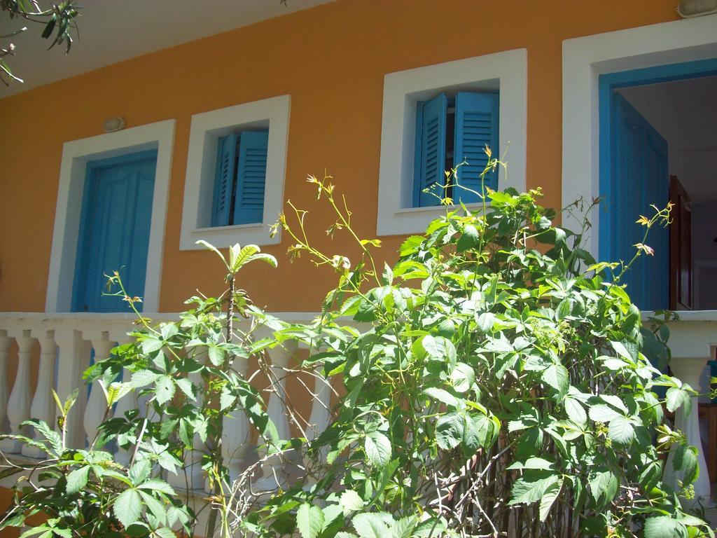 Vitaládes Villa Vania Gardenos מראה חיצוני תמונה